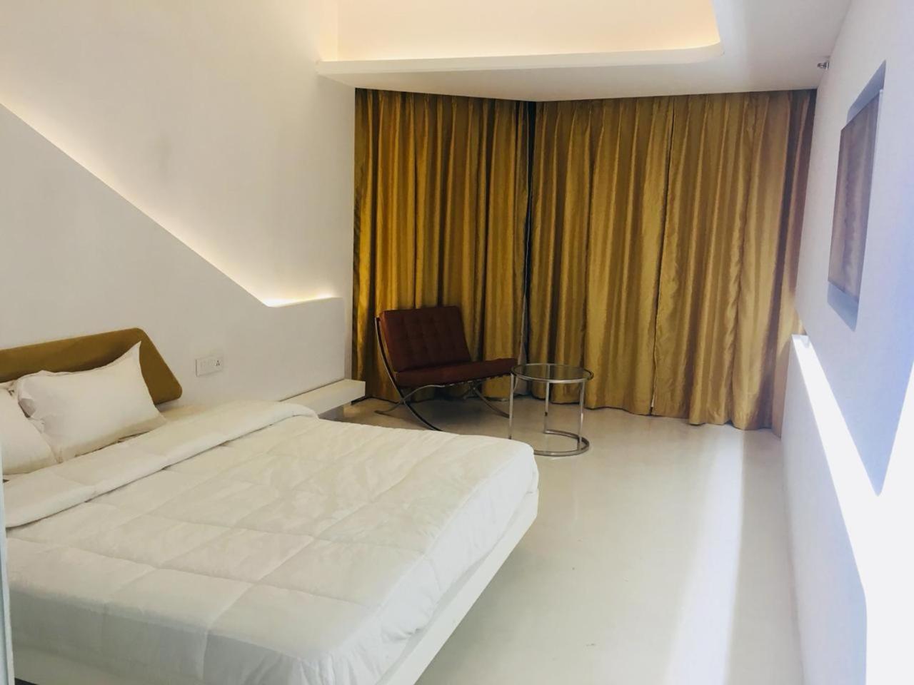 Ramaya Hotel Rohtak Exteriör bild