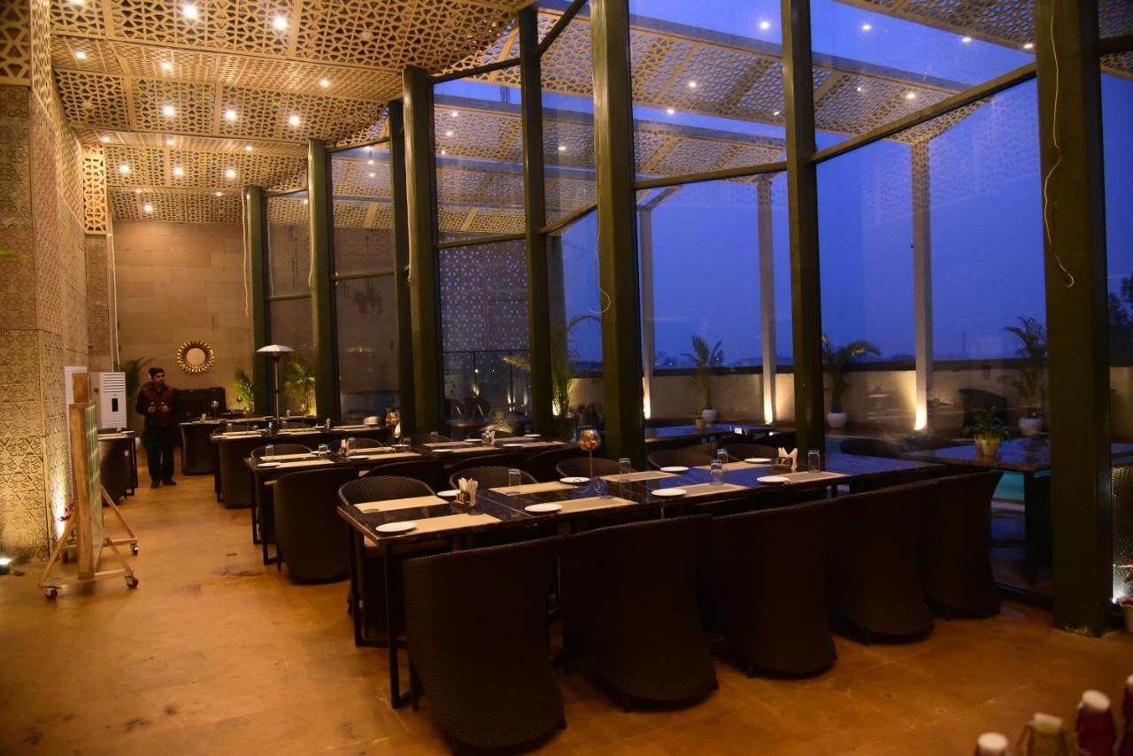 Ramaya Hotel Rohtak Exteriör bild