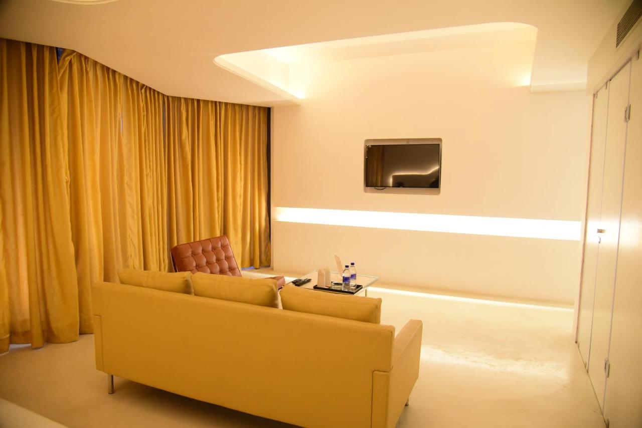 Ramaya Hotel Rohtak Exteriör bild
