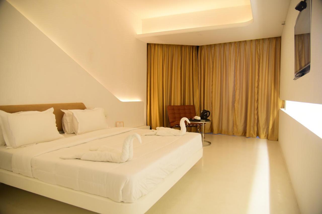 Ramaya Hotel Rohtak Exteriör bild
