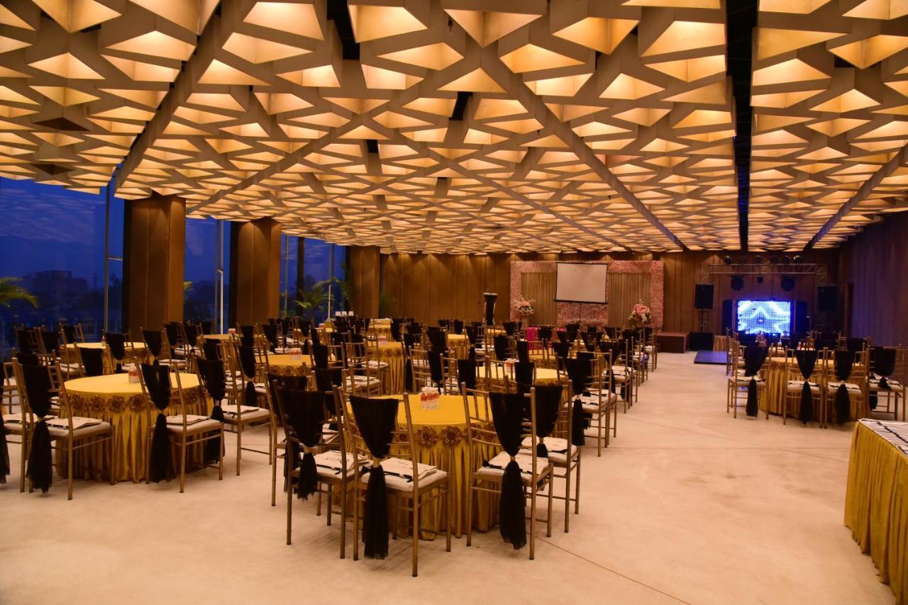 Ramaya Hotel Rohtak Exteriör bild