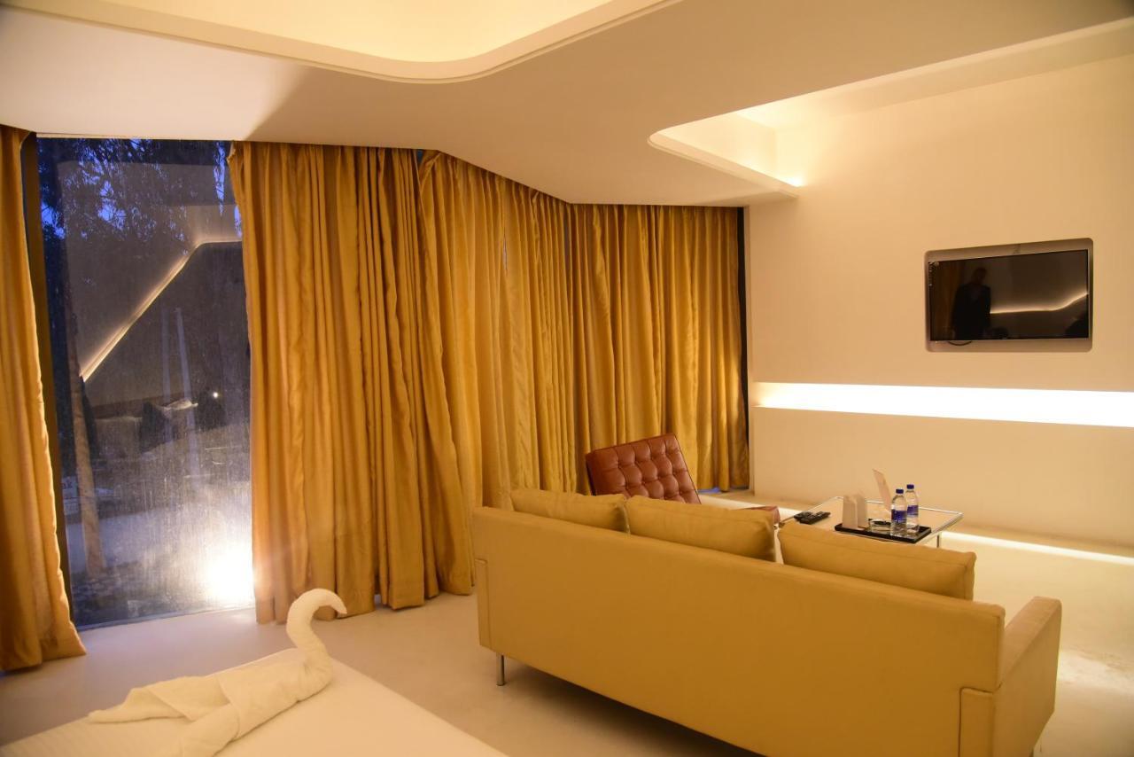 Ramaya Hotel Rohtak Exteriör bild